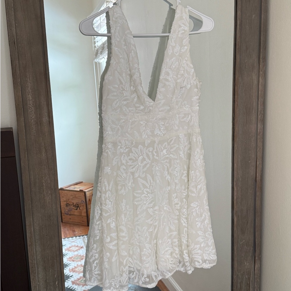 Lulu's White Sleeveless Plunge Sundress